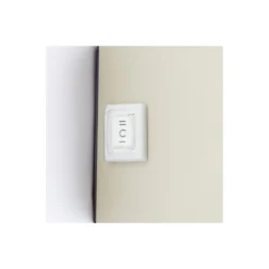 Brilliant Iseo Vägglampa Plast Beige 4W 300lm - 830 Varm Vit | IP44 - Utomhus - Rörelse- och Ljussensor - USB Uppladdningsbar