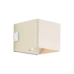 Brilliant Iseo Vägglampa Plast Beige 4W 300lm - 830 Varm Vit | IP44 - Utomhus - Rörelse- och Ljussensor - USB Uppladdningsbar