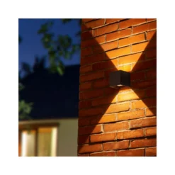 D'Lite Vägglampa Elingen Aluminium Svart Up & Down 2.9W 170lm - 830 Varm Vit | IP65 - Batteridriven - Ljussensor